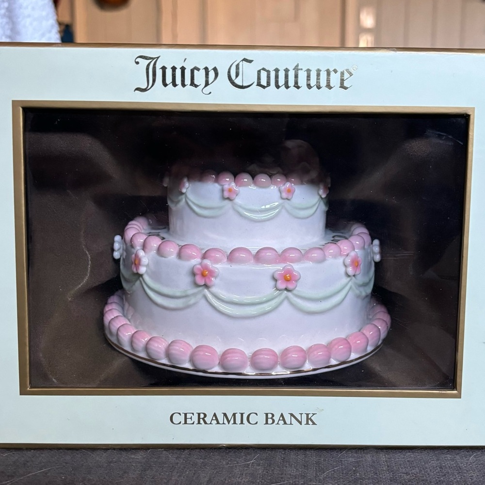 JUICY COUTURE Tier Cake Ceramic Coin Piggy Bank YTRUG146 Retired (In Box)